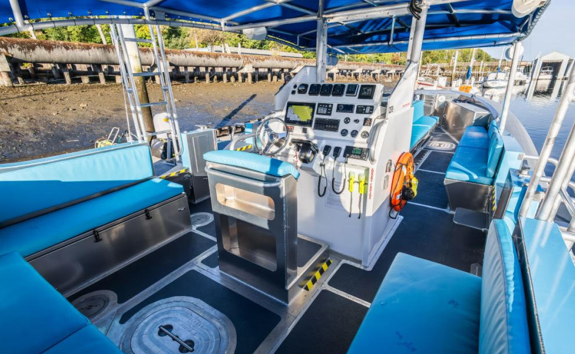 Dolphin Warrior
    （ドルフィン ウォーリアー）号